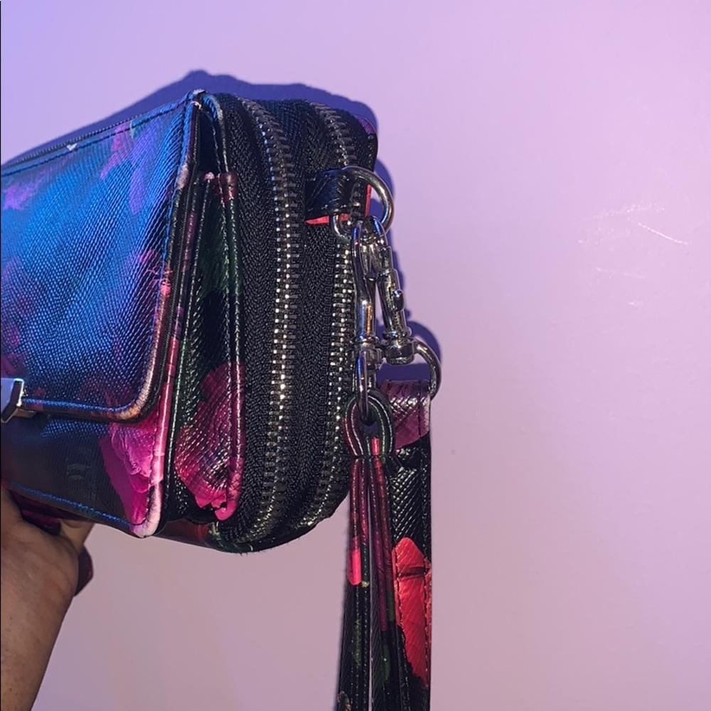 Black Floral Kenneth Cole Crossbody Wallet Purse